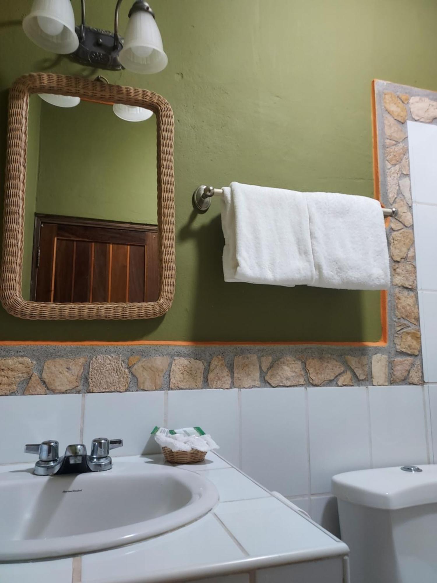 Hotel La Escalinata Copán エクステリア 写真