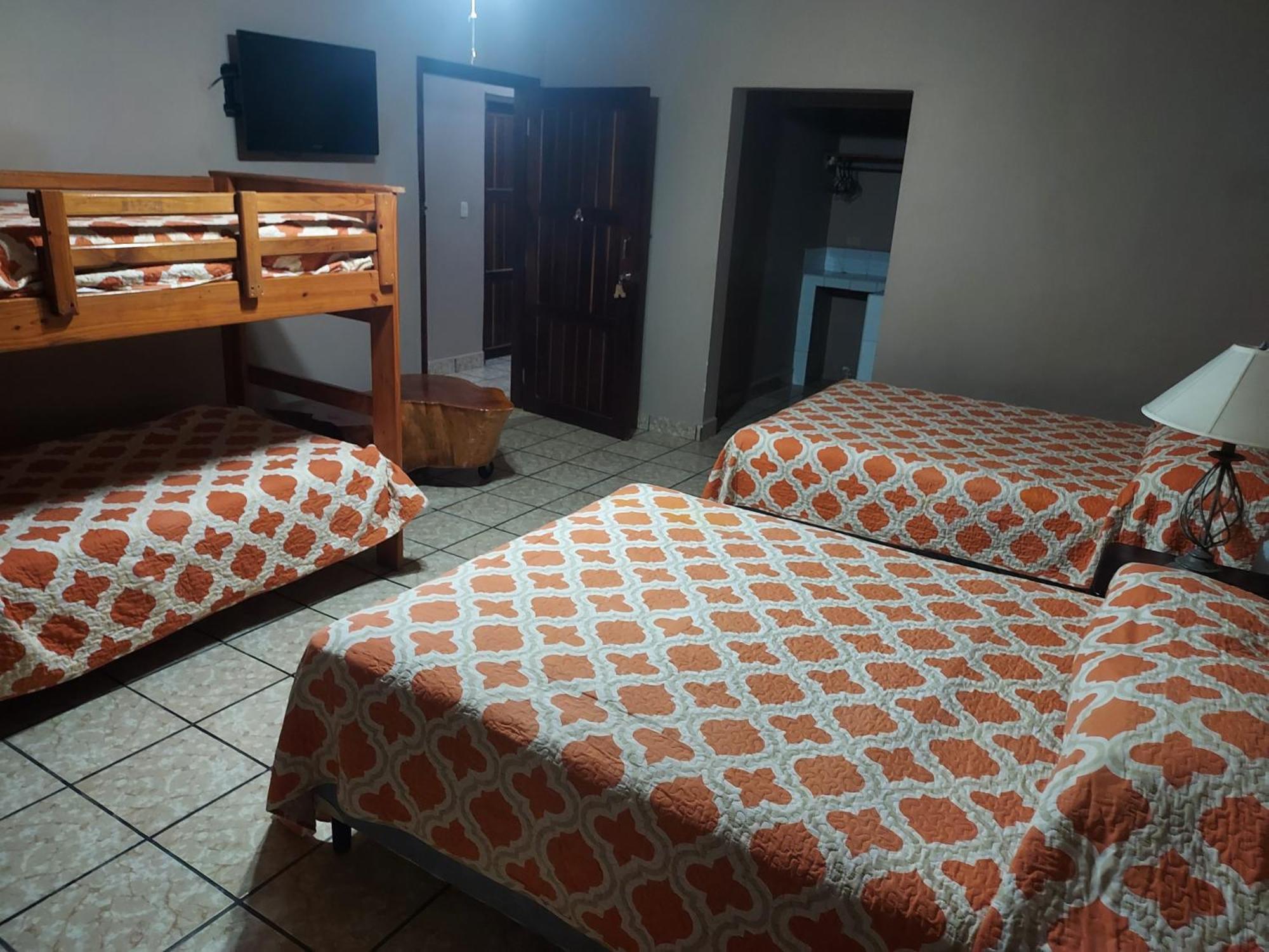 Hotel La Escalinata Copán エクステリア 写真