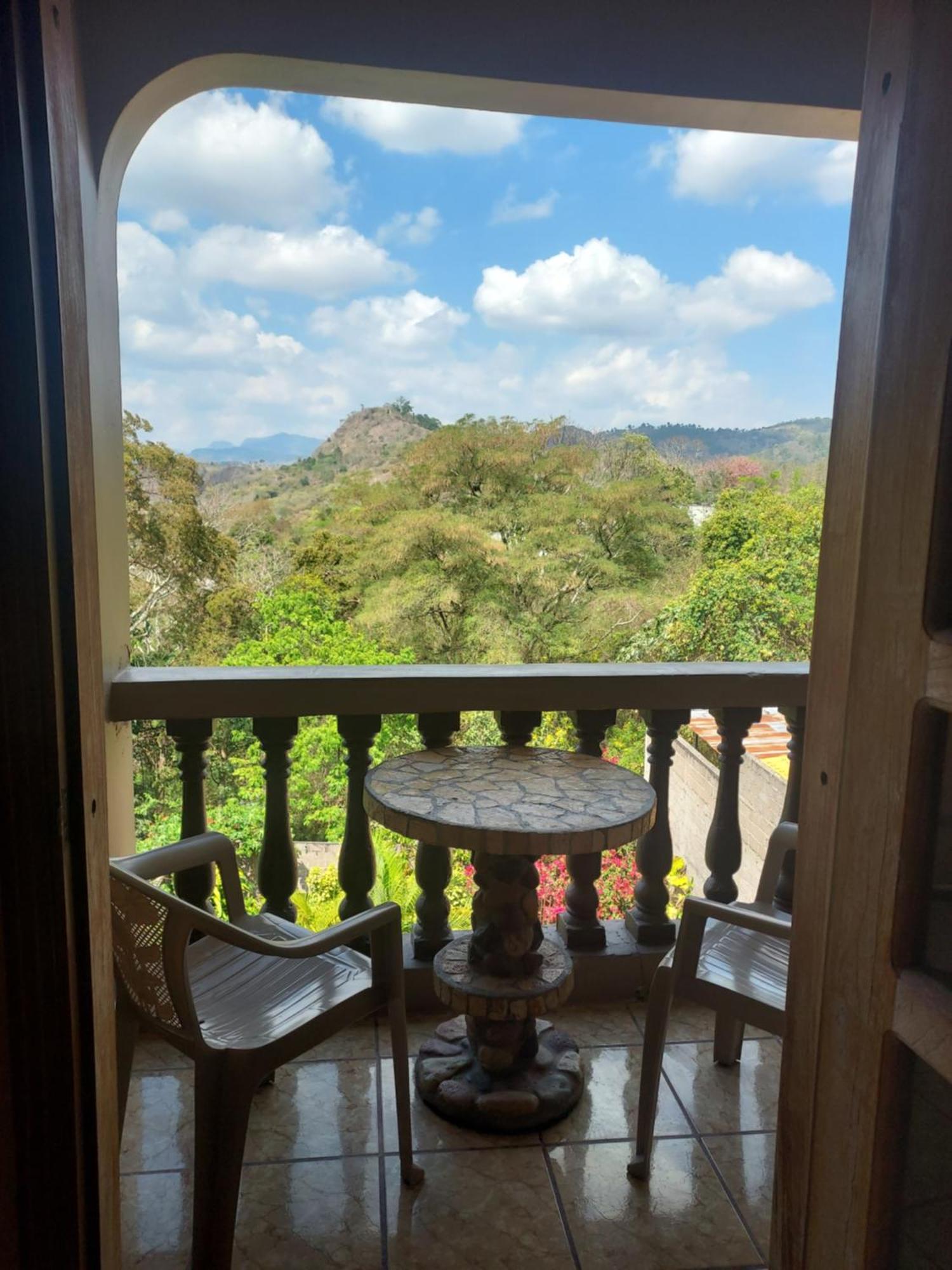 Hotel La Escalinata Copán エクステリア 写真
