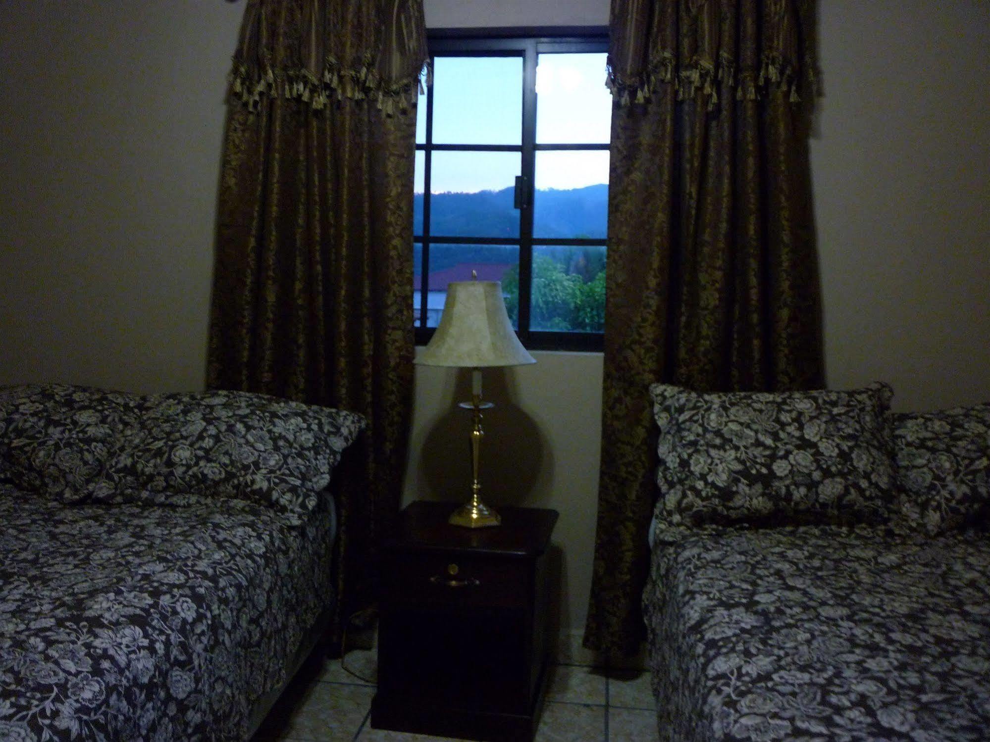 Hotel La Escalinata Copán エクステリア 写真